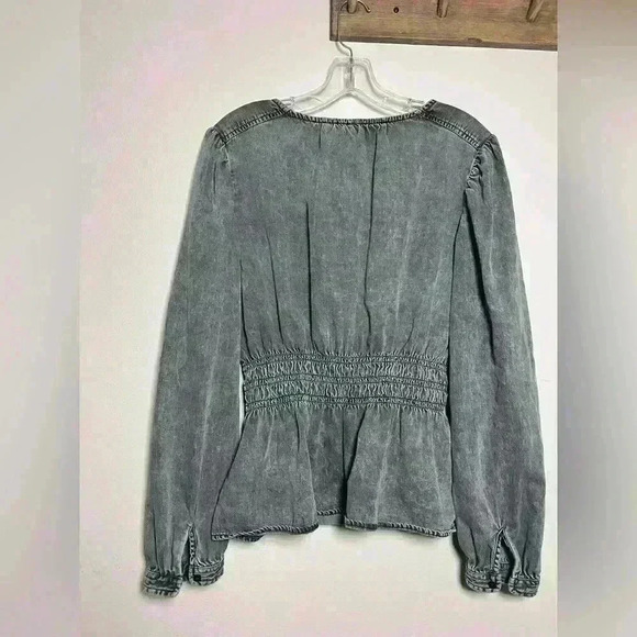 Gap denim shirt size L V-neck puff sleeve elastic waist - Picture 5 of 7